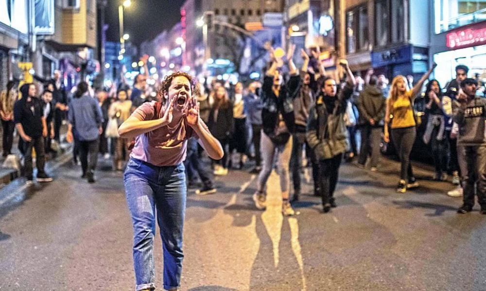 Τουρκία: Eίναι τεχνητή η οικονομική κρίση που πλήττει τη χώρα;